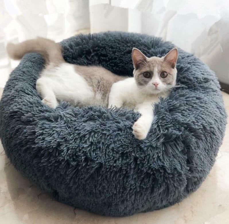 Round plush pet bed